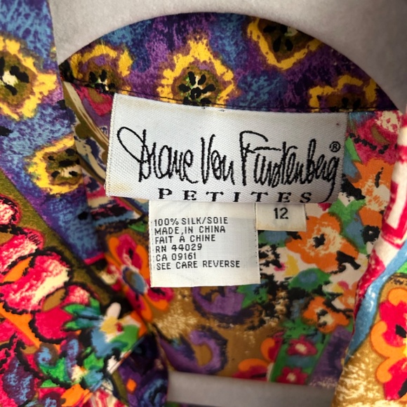 Vintage Diane Von Furstenburg Silk Top - Picture 4 of 4